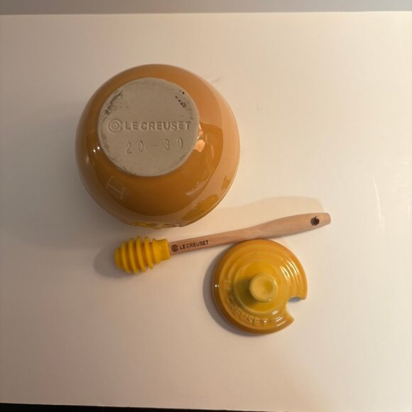 Le Creuset Honey Pot - Picture 3 of 5